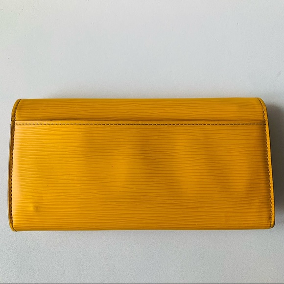 Louis Vuitton Epi Sarah Wallet - Picture 9 of 12